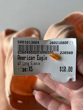 Load image into Gallery viewer, American Eagle Long Sleeve Size Extra Small
