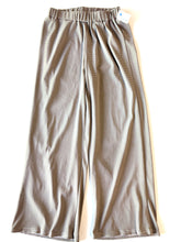 Load image into Gallery viewer, W Pants (2/2) Size M
