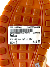 Load image into Gallery viewer, Reebok W Shoe Size 8
