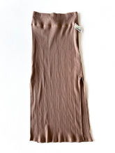 Load image into Gallery viewer, Aerie Long Skirt Size Small
