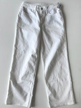 Load image into Gallery viewer, Old Navy W Pants Size 11/12-31
