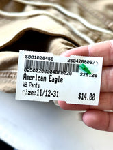 Load image into Gallery viewer, American Eagle Pants Size 11/12
