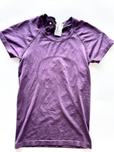 Load image into Gallery viewer, Lululemon Athletic Short Sleeve Size Small
