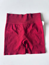 Load image into Gallery viewer, Forever 21 W Athletic Shorts Size L
