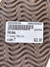 Load image into Gallery viewer, Adidas M Shoes Size 7

