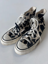 Load image into Gallery viewer, Converse W Shoes Size 8.5
