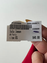 Load image into Gallery viewer, Lulu Lemon W Athletic Pants Size XS
