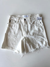 Load image into Gallery viewer, Judy Blue W Shorts Size M
