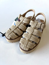 Load image into Gallery viewer, Wild Fable W Sandals Size 7
