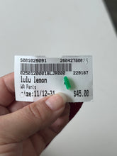 Load image into Gallery viewer, Lululemon W Athletic Pants Size 11/12-31
