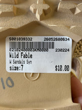 Load image into Gallery viewer, Wild Fable W Sandals Size 7
