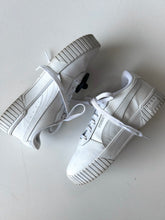 Load image into Gallery viewer, Puma W Shoes Size 7
