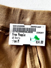 Load image into Gallery viewer, Free People Shorts Size Medium

