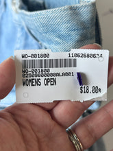 Load image into Gallery viewer, BDG W Denim Size 5/6-28
