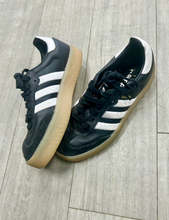 Load image into Gallery viewer, Adidas Womens Athletic Shoes Womens 6
