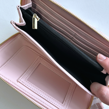 Load image into Gallery viewer, Wristlet
