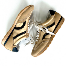 Load image into Gallery viewer, Dolce Vita Casual Shoes Womens 10
