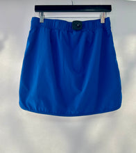 Load image into Gallery viewer, Athleta Athletic Shorts Size Small
