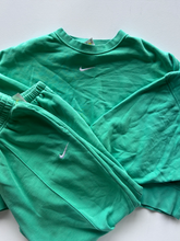 Load image into Gallery viewer, Nike Athletic Pants Size Large
