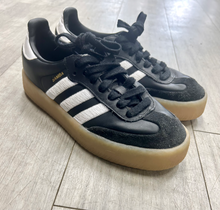 Load image into Gallery viewer, Adidas Womens Athletic Shoes Womens 6

