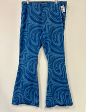 Load image into Gallery viewer, Hollister Denim Size 18/20 (36)
